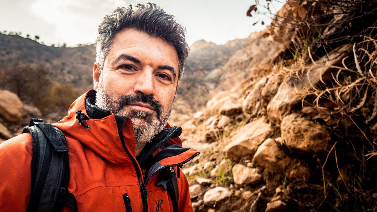 Explore the hidden frontiers of Arabia with Reza Pakrawan