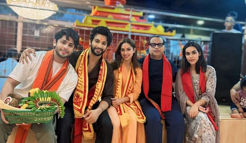 Ishq Vishk Rebound stars Rohit Saraf, Naila Grewal seek blessings at Siddhivinayak temple – photos