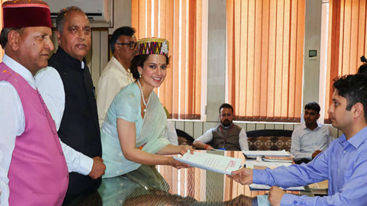 , Kangana Ranaut filed nomination from Mandi after the road show.  Navabharata (Navabharata)