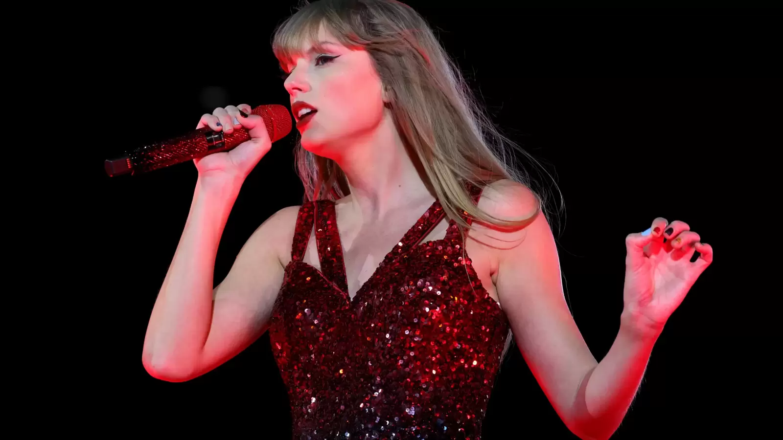 Taylor Swift performs The Tortured Poets Department title track for the first time on The Eras Tour in Lisbon