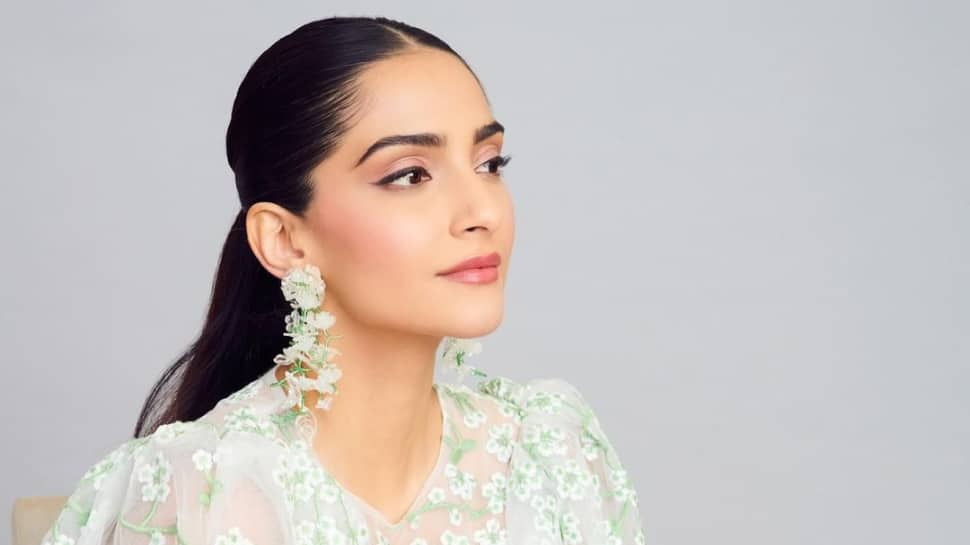 Bollywood star Sonam Kapoor is all set to rock the Wimbledon women's singles final in London