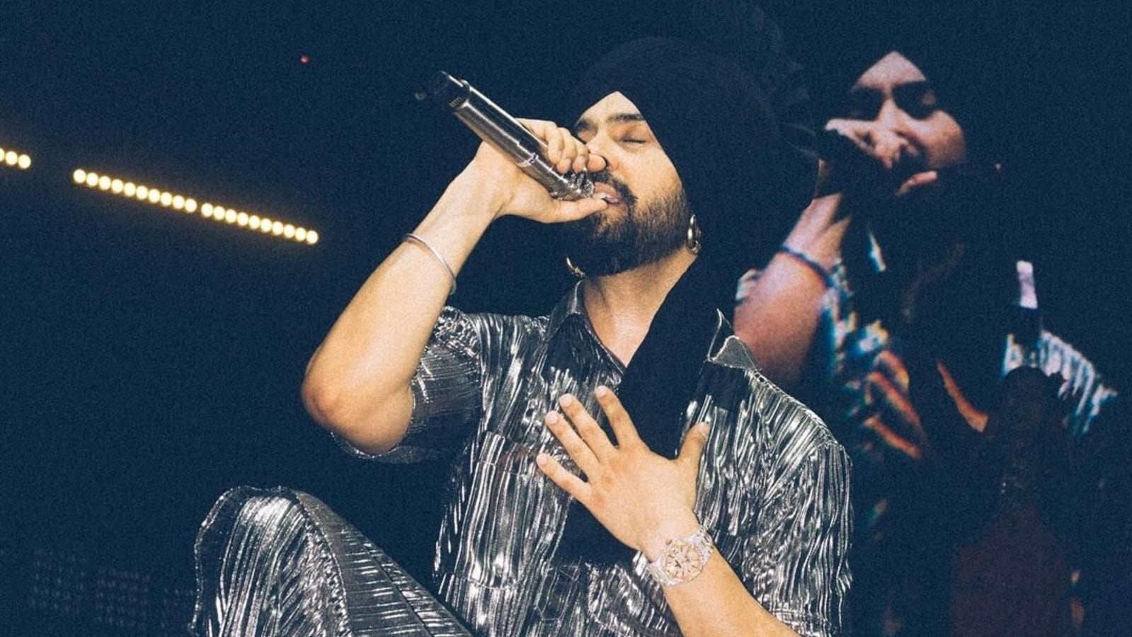 Diljit Dosanjh reached India singing patriotic songs, will start Dil-Luminati Tour in Delhi tomorrow. see picture