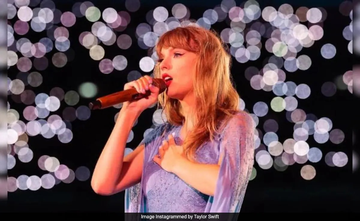 Eras Tour: Taylor Swift gets emotional after getting standing ovation during Toronto concert