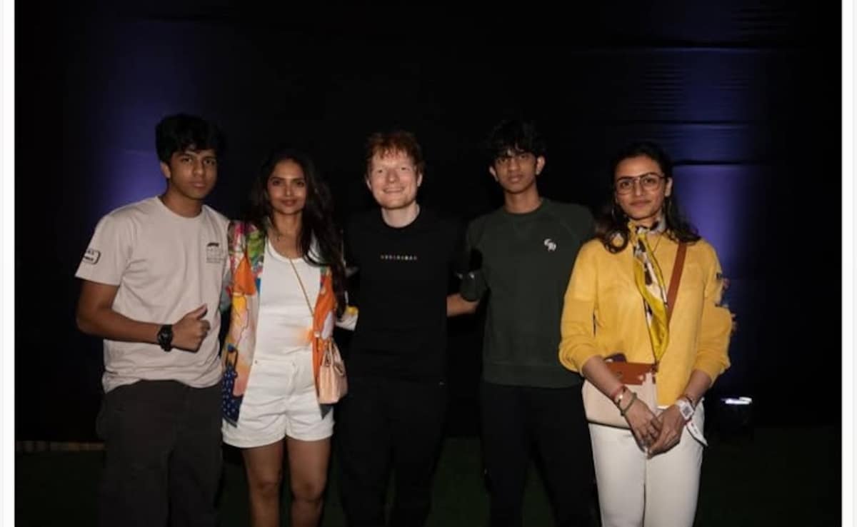 Namrata Shirodkar shared photos with Ed Sheeran’s Hyderabad concert with daughter Sitara