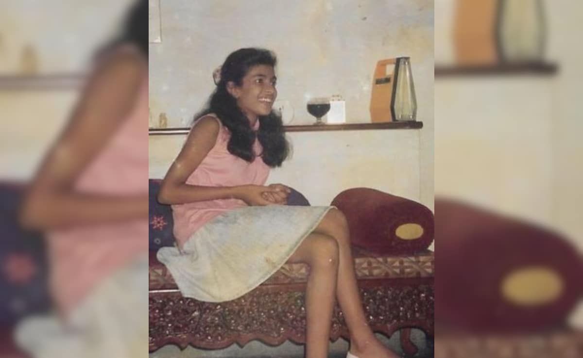 Priyanka Chopra shared throbac gold from her childhood: "Clean my photo library"