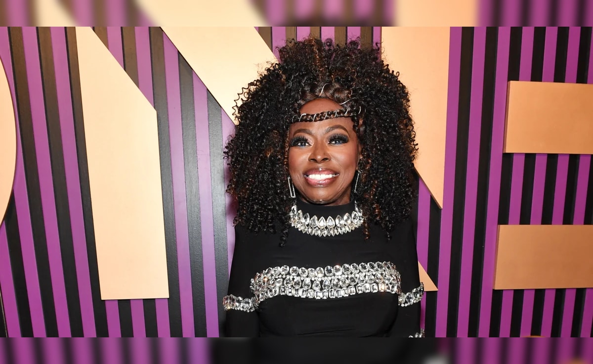 Grammy-namined singer Angie Stone dies in a car accident