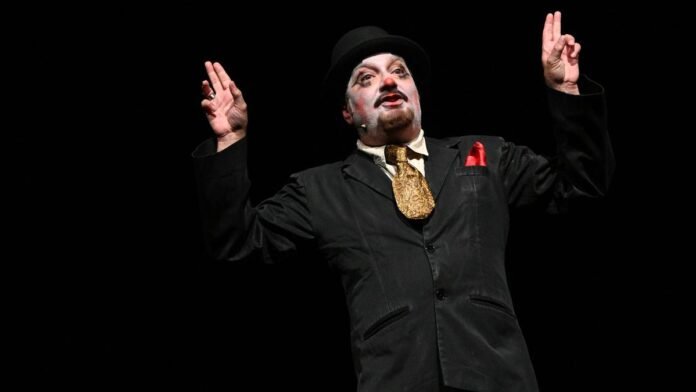 Rajat Kapoor's Whats Doods is based on Ranveer Shor, Macbeth

